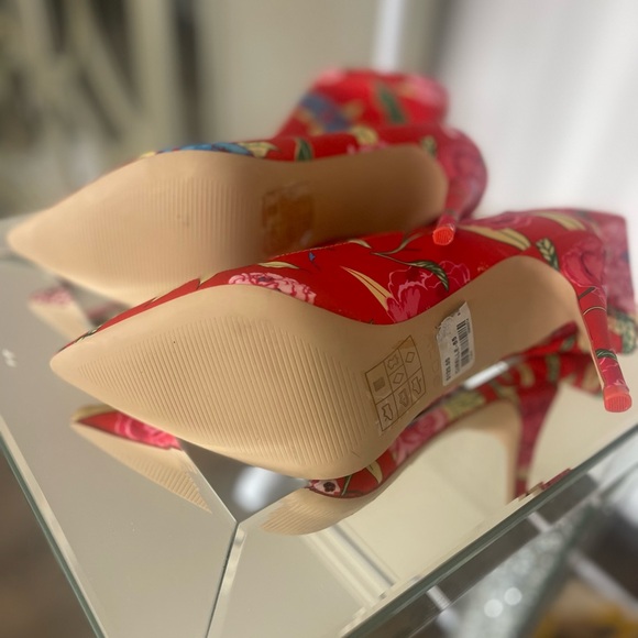 New never worn Aldo booties size 7 - Picture 3 of 4